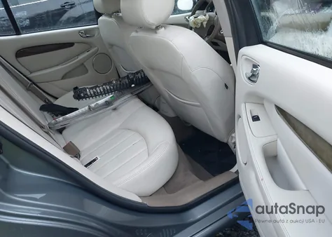 2003 Jaguar X-Type 2.5 from USA, damaged, VIN SAJEA51D53XD43386